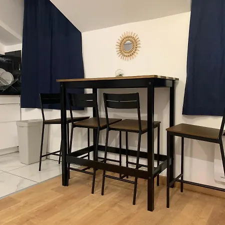 - Proche Cdg - Paris & Stade De France Apartment *